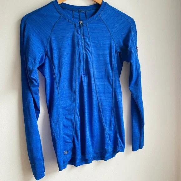 Athleta Longsleeve Workout Top Size Medium - Picture 5 of 8
